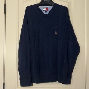 TOMMY HILFIGER CABLEKNIT CREWNECK SWEATER
